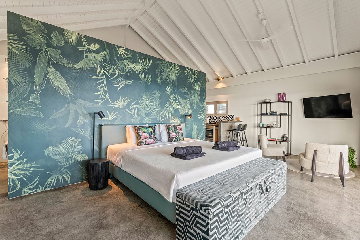 Bedroom with king-size bed and air conditioning