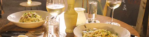 Een romantisch diner aan zee