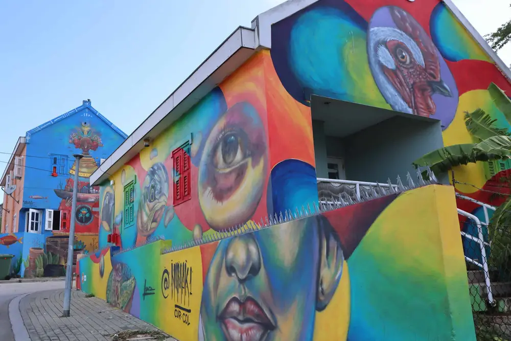 City walk door Otrabanda in Willemstad